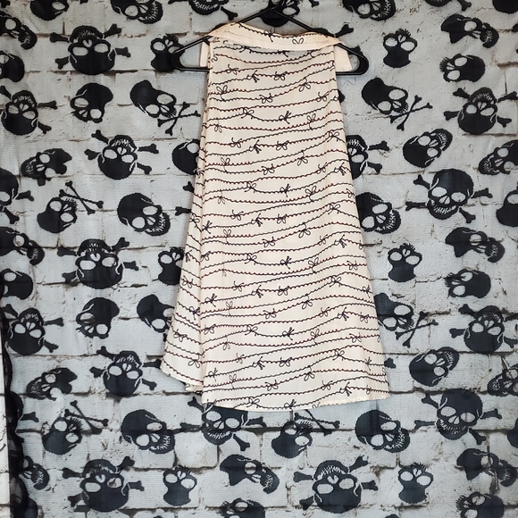 LA GO GO BUTTON DOWN HIGH LOW SWING - Picture 2 of 4